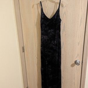 Prom Dress. Low back and V neck front. Various shades of blue. With a scarf